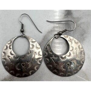VTG Dangle Earrings Handstamped Round Silver Tone Simple Bohemian Arrows Western